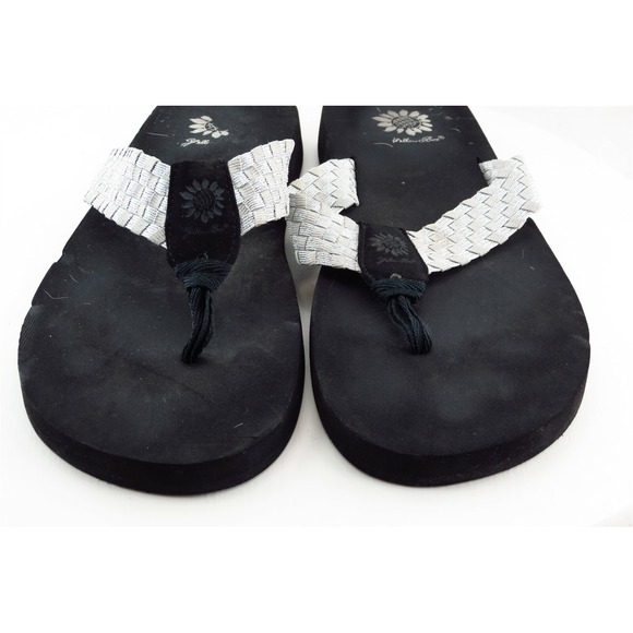 Yellow Box Flip Flops Silver Fabric Women‎ Shoes Size 8.5 Medium - Picture 2 of 6